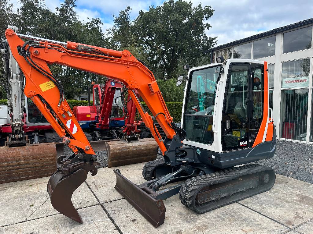 Takeuchi TB 235 CR