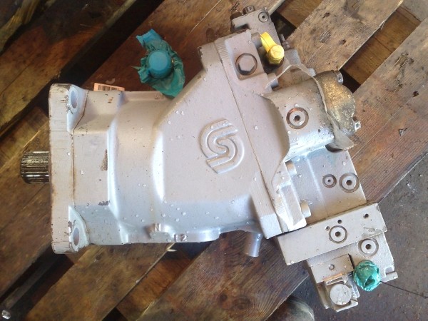 Timberjack 1270B Transmission pump and motor