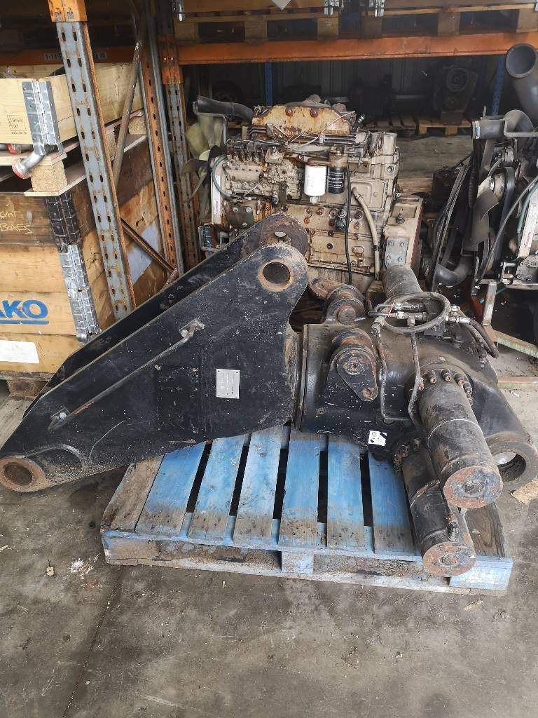 John Deere TJ210 CRANE PILLAR AND BASE John Deere TJ210 CRANE PILLAR AND BASE
