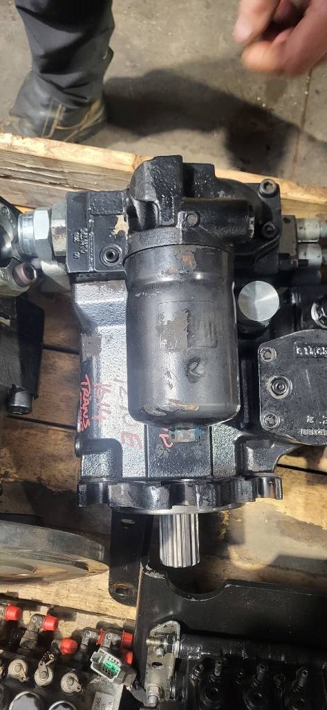 John Deere 1270E Transmission Pump, F071596