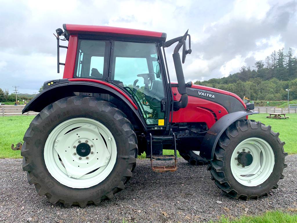 Valtra N101 Tractor