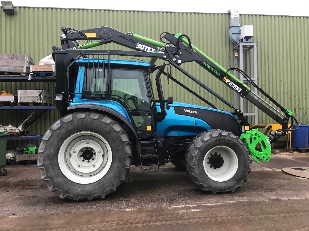Valtra T170 c/w New Botex 570C Timber Loader Valtra T170 c/w New Botex 570C Timber Loader