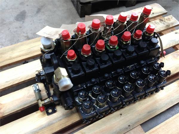 John Deere 1470D Parker K170LS valve block