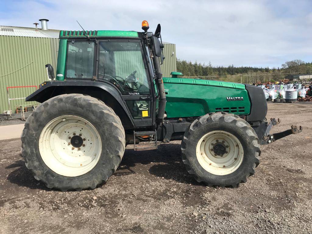 Valtra 8150 Tractor Valtra 8150 Tractor
