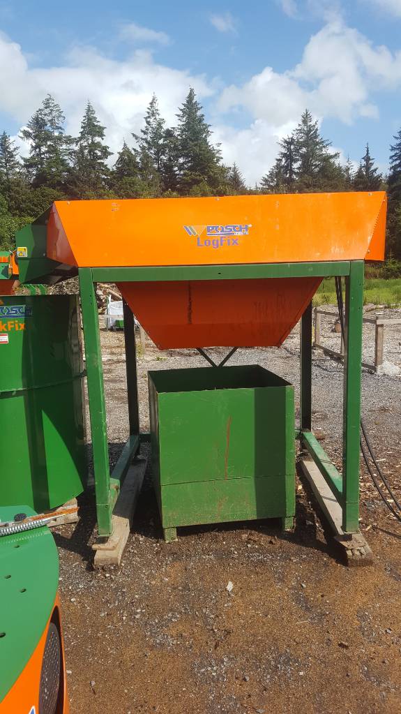 Posch LogFix L Hydraulic Firewood Log Cleaner Posch LogFix L Hydraulic Firewood Log Cleaner
