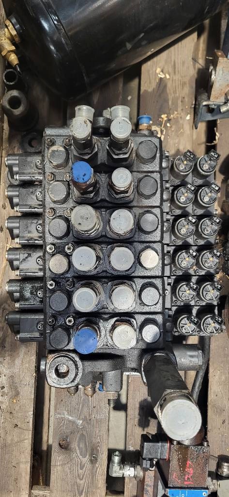 Ponsse ERGO CRANE VALVE BLOCK ( K170LS)