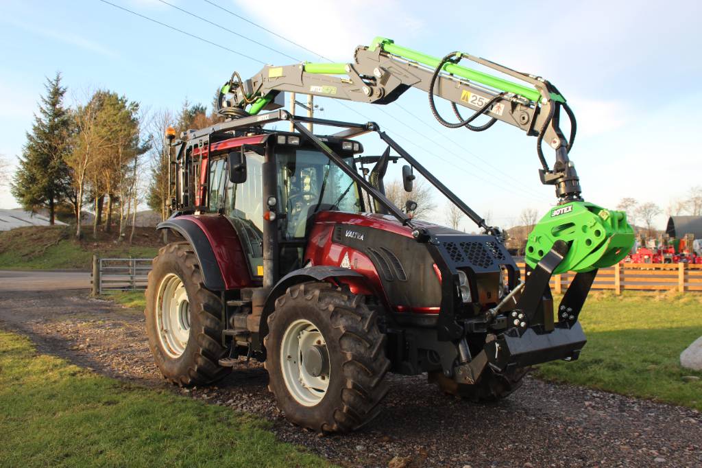Valtra T163 Tractor with Botex 573 Forestry Loader