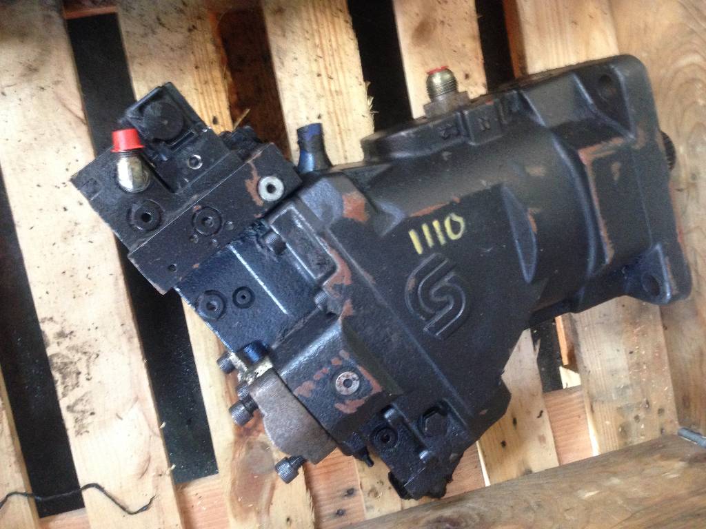 Timberjack 1110 Trans pump 90R100 and motor F056725