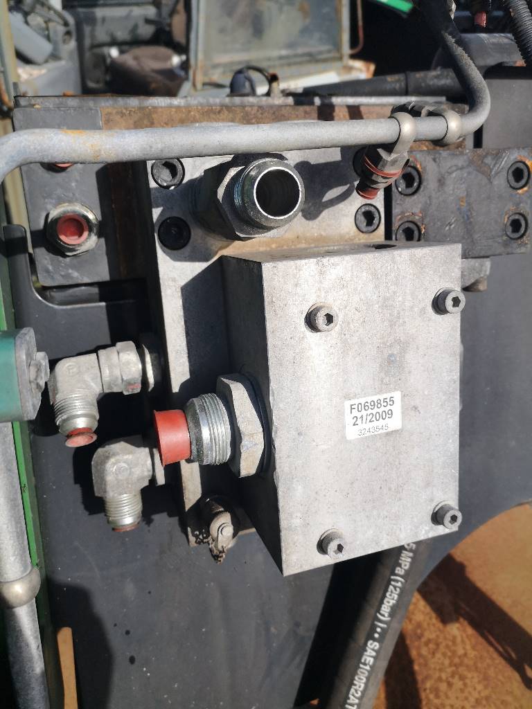 John Deere E SERIES THERMO VALVE F069855 John Deere E SERIES THERMO VALVE F069855