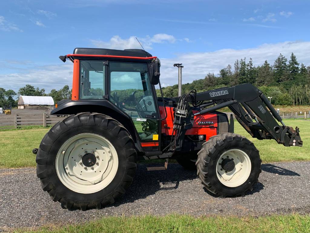 Valtra A95 Tractor with Front Loader Valtra A95 Tractor with Front Loader