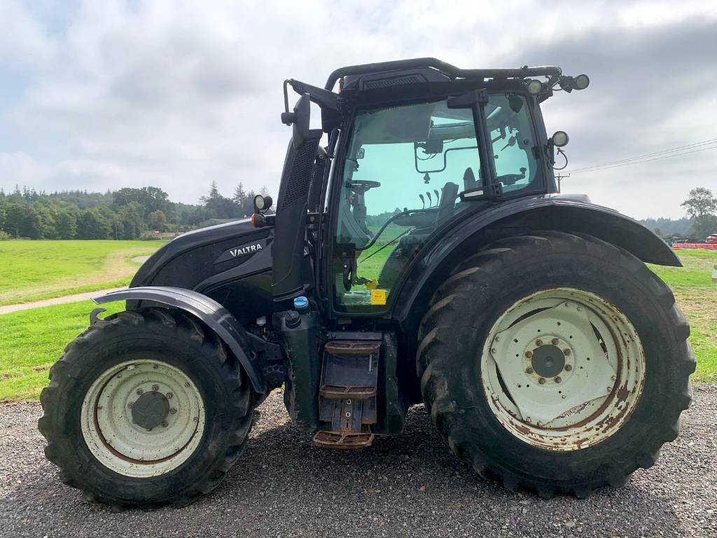 Valtra N134 Active Tractor with Reverse Drive TwinTrac