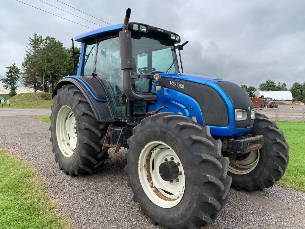 Valtra N141 Tractor