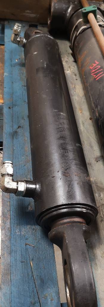 John Deere STEERING RAM 1270E/1470E/1170E/1510E/1910E AND OTH John Deere STEERING RAM 1270E/1470E/1170E/1510E/1910E AND OTH