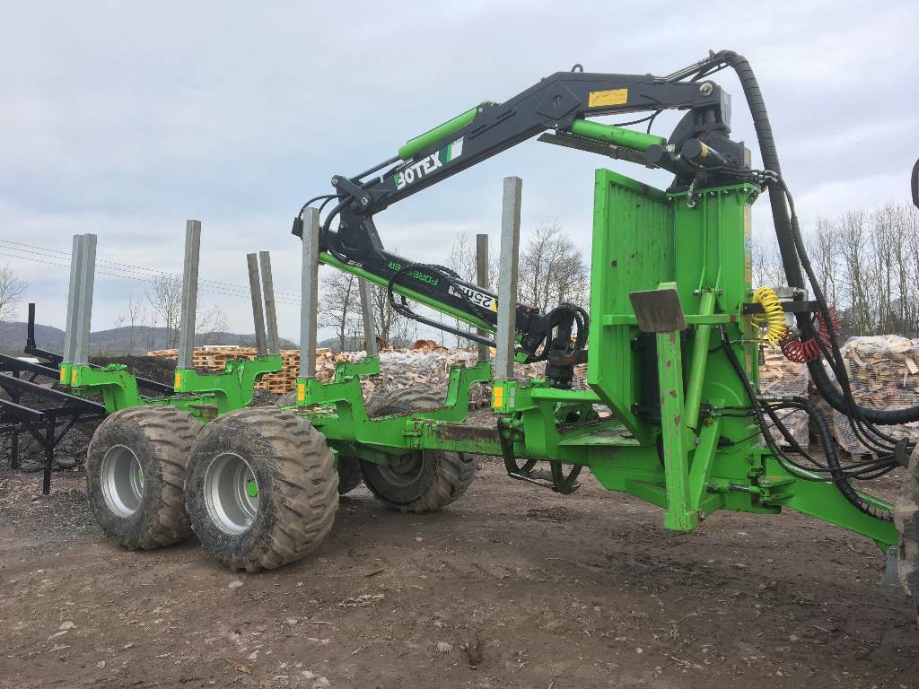 Botex Bigfoot 14t Trailer c/w Botex 570C Timber Loader Botex Bigfoot 14t Trailer c/w Botex 570C Timber Loader